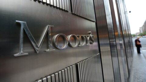 Moody’s ajuste sa perspective pour la Tunisie de négative à stable