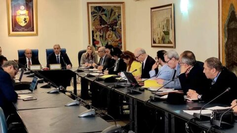 Lors d’une séance de travail conjointe entre les ministres de l’Emploi et du Tourisme… pour discuter des moyens de développer le système de formation professionnelle