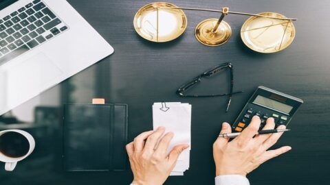 السعر الثابت لأتعاب المحاماة: الخرقة مشتعلة بين مجلس المنافسة والهيئة