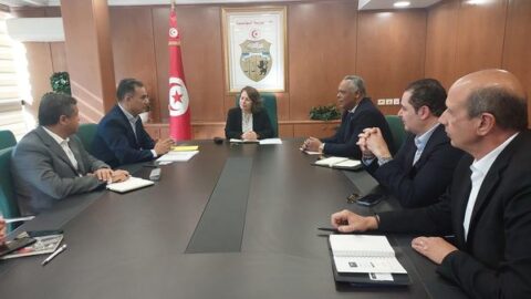 Les problèmes du secteur du textile et de l’habillement sont au centre de la rencontre du ministre de l’Industrie avec une délégation de l’Université du textile et de l’habillement