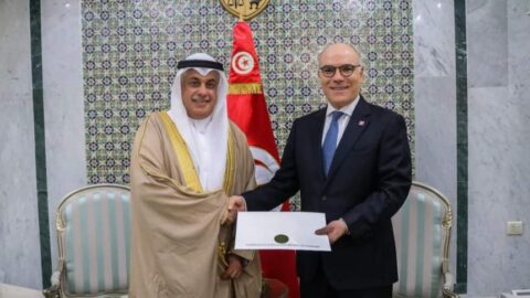 Le ministre des Affaires étrangères rencontre le nouvel ambassadeur de Bahreïn en Tunisie