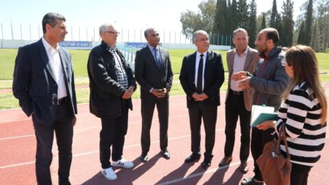 Suite à l’incident de l’attaque contre le coureur Abdel Salam Al-Ayouni, le ministre de la Jeunesse et des Sports effectue une visite inopinée au Centre national d’athlétisme de Brades.