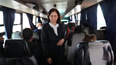 Il recommande que les voyageurs soient bien informés.La personne en charge de la gestion du ministère des Transports appelle à respecter les horaires de déplacement.