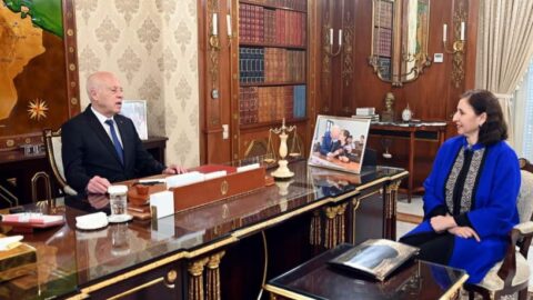 Le Président de la République : Le fait de négliger les installations sportives a pour but de les saisir et de les saisir