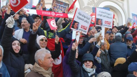 Pourquoi la « détention forcée » d’opposants se poursuit-elle en Tunisie ?