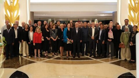 Au cours d’une tournée exploratoire et promotionnelle pour 43 ambassadeurs et leurs épouses… le ministre des Affaires étrangères souligne les principes de la diplomatie tunisienne