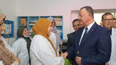 Le ministre de la Santé suit l’activité d’un convoi sanitaire d’enquête sur le cancer du sein à Ben Guerdane