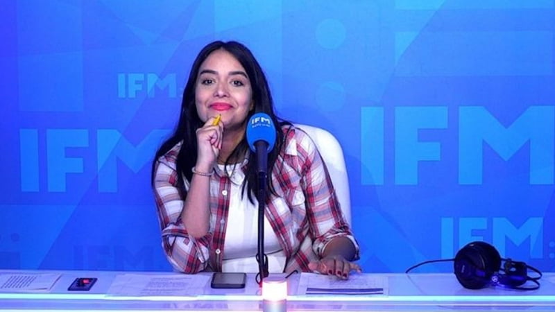 Après l'avoir écoutée à la caserne Al-Awaina, la journaliste Kholoud Al-Mabrouk a été maintenue en liberté