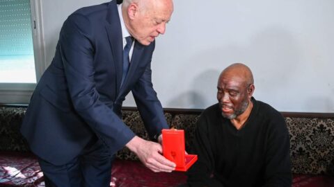 Le Président de la République décerne la première classe de la Médaille d’Or du Travail à deux travailleurs, dont l’un est décédé dans un incendie dans une usine de remplissage de bouteilles de gaz de Brades.