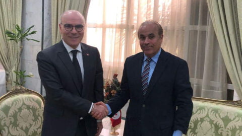 Nabil Ammar reçoit le professeur Abdul Razzaq bin Abdullah, doyen du Collège d’informatique et d’ingénierie de l’Université d’Aizu, Japon