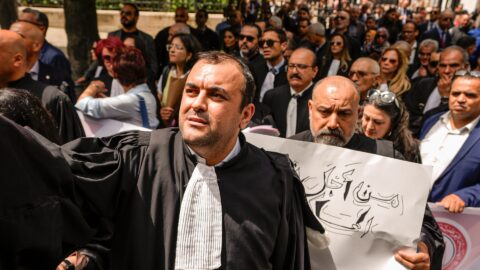 Un avocat tunisien est torturé pendant sa détention