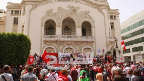 Une marche dans la rue Habib Bourguiba dans la capitale pour exiger une intervention non étrangère. Représentants et participants prennent la parole.