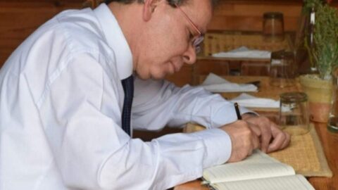 Spécialisé dans la fabrication de fromage et d’huile d’olive biologique Le Premier ministre visite une ferme agricole.