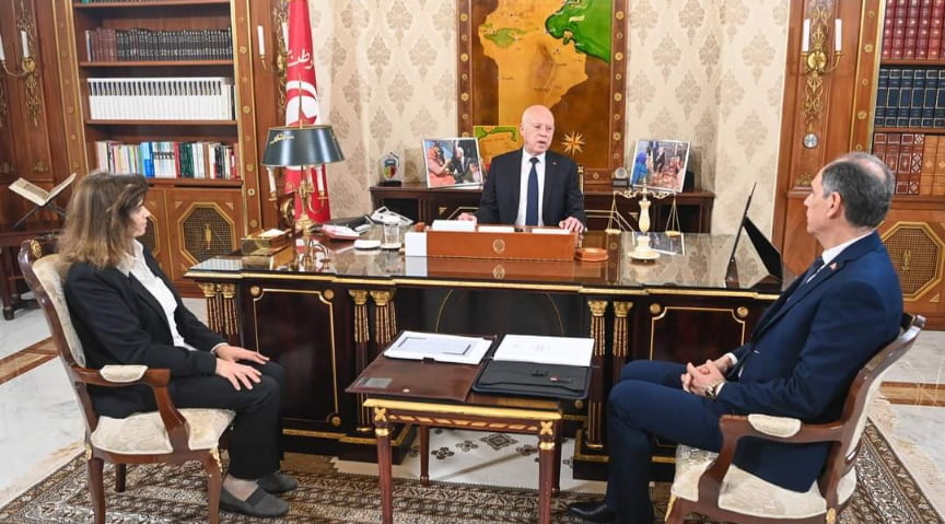 Lors de sa rencontre avec le ministre de l'Enseignement supérieur et le ministre de l'Éducation/Président de la République, il autorise une révision de certaines divisions scientifiques de l'enseignement supérieur.