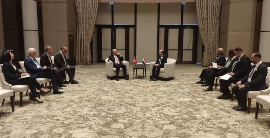 Il a discuté avec eux des relations bilatérales et des projets de résolutions du sommet arabe. Le ministre des Affaires étrangères rencontre ses homologues en Jordanie, au Yémen et en Syrie.
