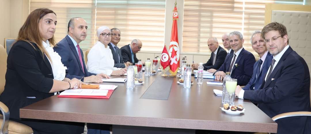   Le dossier du recouvrement des fonds volés et introduits clandestinement à l'étranger est au centre de l'entretien du Ministre de la Justice avec le Chancelier fédéral et le Ministre suisse de la Justice.  