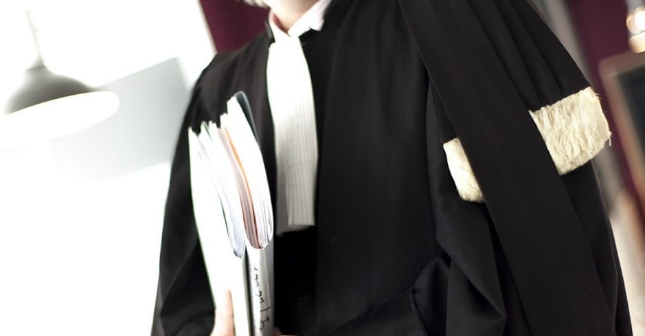 Après avoir fait appel aux structures professionnelles, il y a aujourd'hui des tribunaux sans avocats, et jeudi il y a eu un mouvement national
