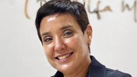 Un tribunal tunisien emprisonne un avocat critique envers le président Saied