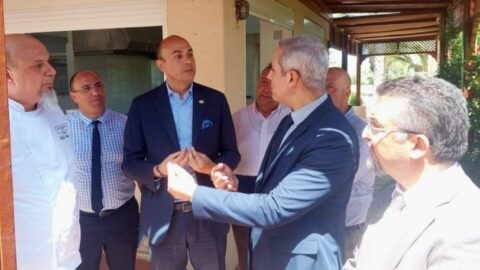 Lors d’une visite d’inspection… le Ministre du Tourisme souligne l’importance de fournir les meilleurs services aux visiteurs dans les auberges touristiques
