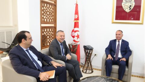 Examiner les moyens de renforcer les relations de coopération conjointe entre le ministère des Affaires sociales et la Banque mondiale