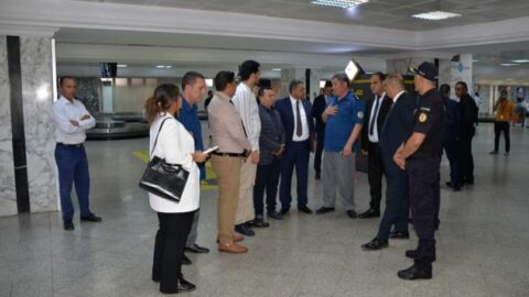 Une délégation du Comité de Défense et de Sécurité effectue une visite de terrain au bureau des douanes frontalières de l’aéroport de Tunis-Carthage