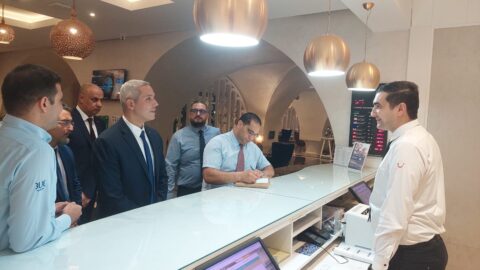 Lors d’une visite d’inspection inopinée, le Ministre du Tourisme souligne la nécessité de fournir les meilleurs services aux clients des unités hôtelières