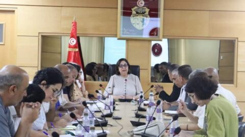 Le ministre du Commerce appelle à accélérer la publication des textes incomplets de certaines lois réglementant le secteur des circuits de distribution des produits agricoles.