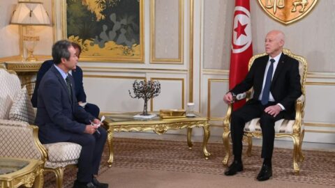 Le Président de la République reçoit l’ambassadeur de Corée en Tunisie, San Nahm Kook, à l’occasion de la fin de ses fonctions dans le pays