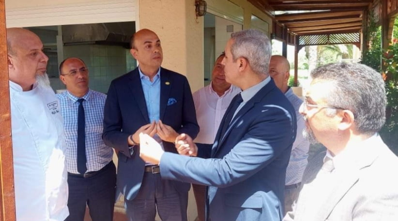 Lors d'une visite d'inspection... le Ministre du Tourisme souligne l'importance de fournir les meilleurs services aux visiteurs dans les auberges touristiques