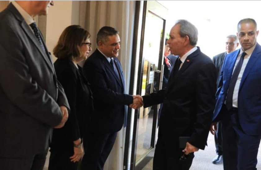 Après avoir participé au Forum Transméditerranéen sur les Migrations, le Premier ministre rentre en Tunisie
