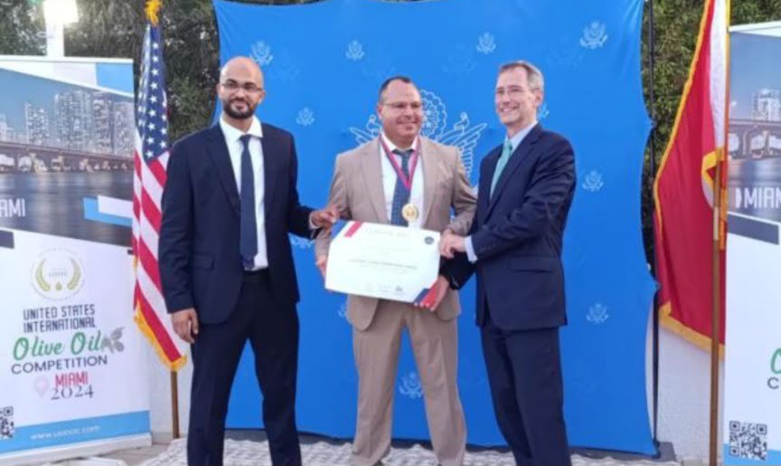 Les lauréats tunisiens du Concours international américain d'huile d'olive extra vierge reçoivent leurs prix
