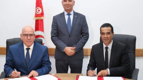 Signature de l’avenant n°06 à l’accord sectoriel pour les médecins du secteur privé : amélioration et élargissement de la liste des services fournis à la perspective « Al-Knam ».