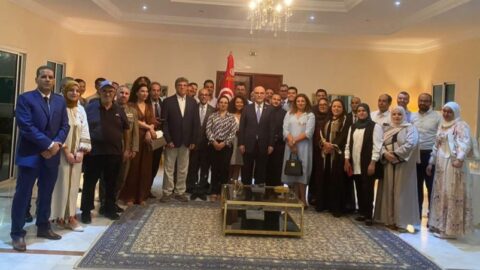 Le ministre des Affaires étrangères rencontre à Nouakchott plusieurs membres qualifiés de la communauté tunisienne