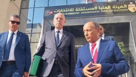 Kais Saied complète les soutiens populaires et ajoute les soutiens parlementaires