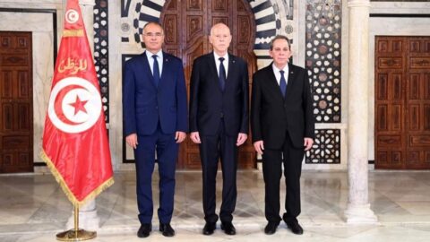 En images / Le Président de la République supervise le cortège de Kamal Maddouri prenant ses fonctions de Premier Ministre