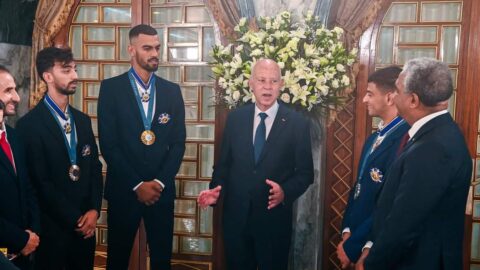 Le Président de la République décerne la première catégorie de la Médaille Nationale aux personnes distinguées lors des récents Jeux Olympiques