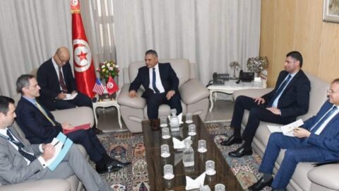 Le ministre de l’Intérieur s’entretient avec l’ambassadeur américain en Tunisie des domaines de préoccupation en matière de sécurité et de lutte contre le terrorisme