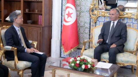 Le Premier ministre reçoit l’ambassadeur de Chine en Tunisie