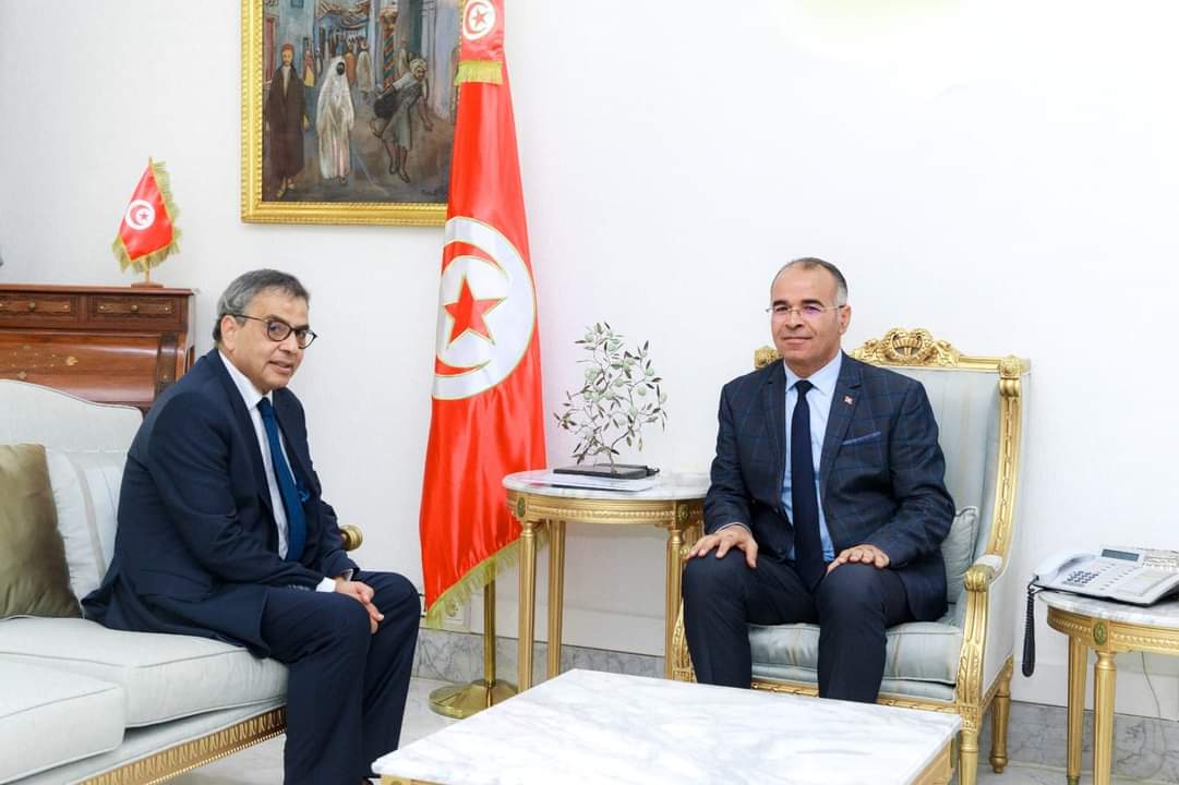 Le Premier ministre reçoit le gouverneur de la Banque centrale de Tunisie
