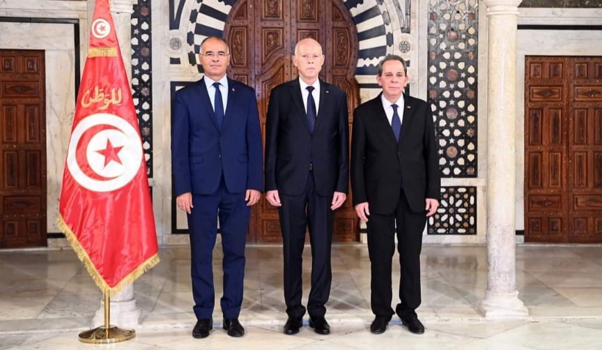 En images / Le Président de la République supervise le cortège de Kamal Maddouri prenant ses fonctions de Premier Ministre