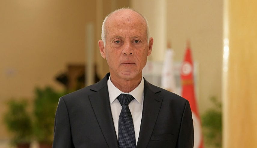 Lors du dépôt de son dossier de candidature à l'élection présidentielle, Kais Saied : C'est une guerre de libération que nous menons et que nous avons commencée... et nous n'accepterons aucune ingérence étrangère dans les choix de notre peuple.