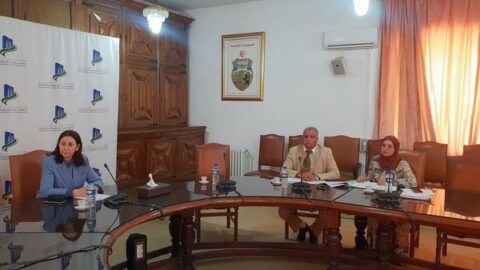 La revue du Journal de l’Aménagement du Territoire et de la Construction est au centre d’une séance de travail au Ministère de l’Equipement