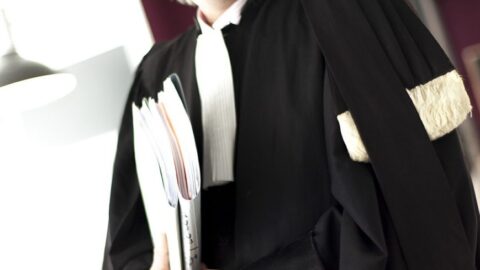 Ordre des Avocats : La notification des décisions judiciaires définitives conformément aux procédures légales les rend obligatoires et doivent être respectées par tous