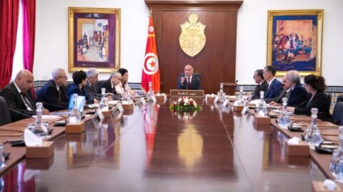 Le Premier ministre supervise un cabinet ministériel restreint