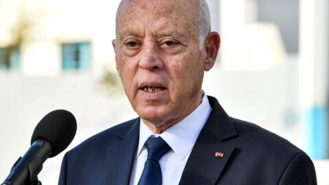 Le président tunisien publie sa déclaration électorale et s’en prend à ses opposants