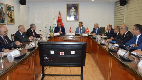 Le ministre de l’Agriculture rencontre le directeur général du Centre arabe d’études des zones arides et des terres arides