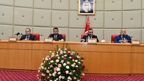 Il a appelé à développer des mécanismes pour faire face aux immigrés africains. Le ministre de l’Intérieur confirme la bonne préparation des grandes gares.