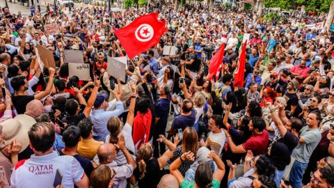 Une manifestation en Tunisie pour dénoncer les efforts visant à modifier la loi électorale