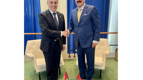 Le ministre des Affaires étrangères souligne l’importance d’accélérer la récupération des fonds volés situés en Suisse