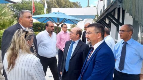 Le ministre du Tourisme souligne la nécessité d’accélérer les procédures de lancement des travaux d’entretien et de rénovation du port de plaisance de Sidi Bou Saïd